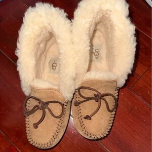 UGG kids Tan Sheepskin Slippers